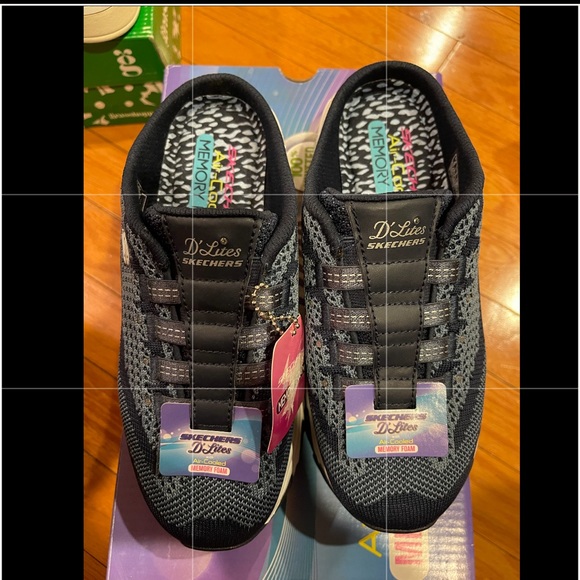 SKETCHERS D’LITES WITH AIR COOLED MEMORY FOAM - Picture 1 of 3